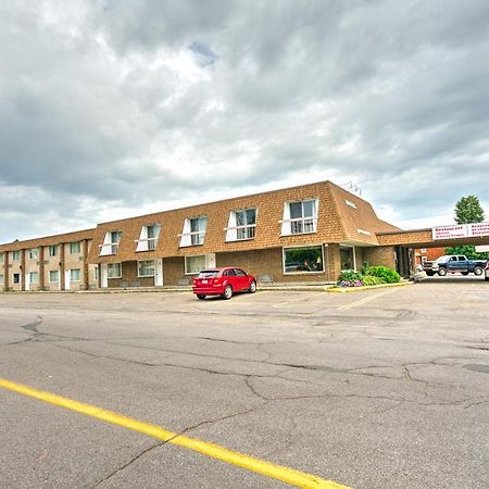 Hotel Motel Penn-Mass Trois-Rivières エクステリア 写真