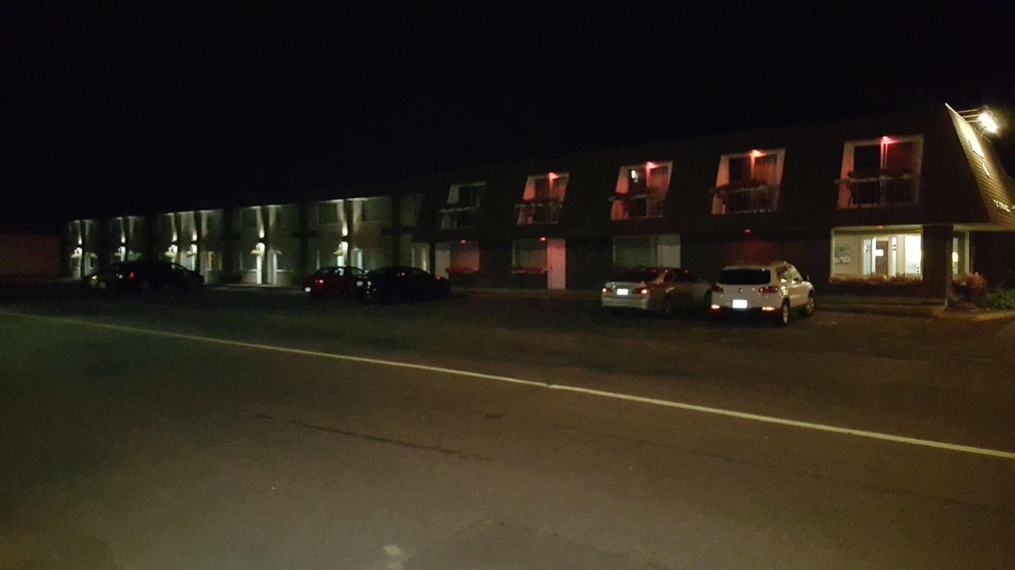 Hotel Motel Penn-Mass Trois-Rivières エクステリア 写真
