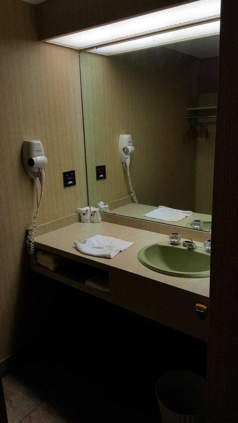 Hotel Motel Penn-Mass Trois-Rivières エクステリア 写真